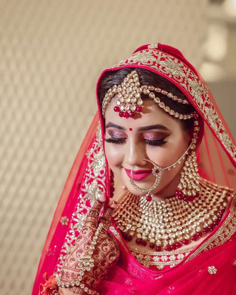 A wedding gallery opening on its cover photograph